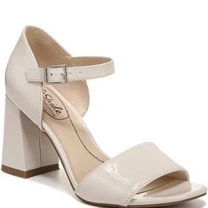 LIFESTRIDE WOMEN'S BOMBSHELL BLOCK HEEL SANDAL - excellent like new!